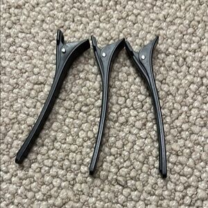 🎁 Black Hair Clips Set of 3 - Available for FREE w/Purchase